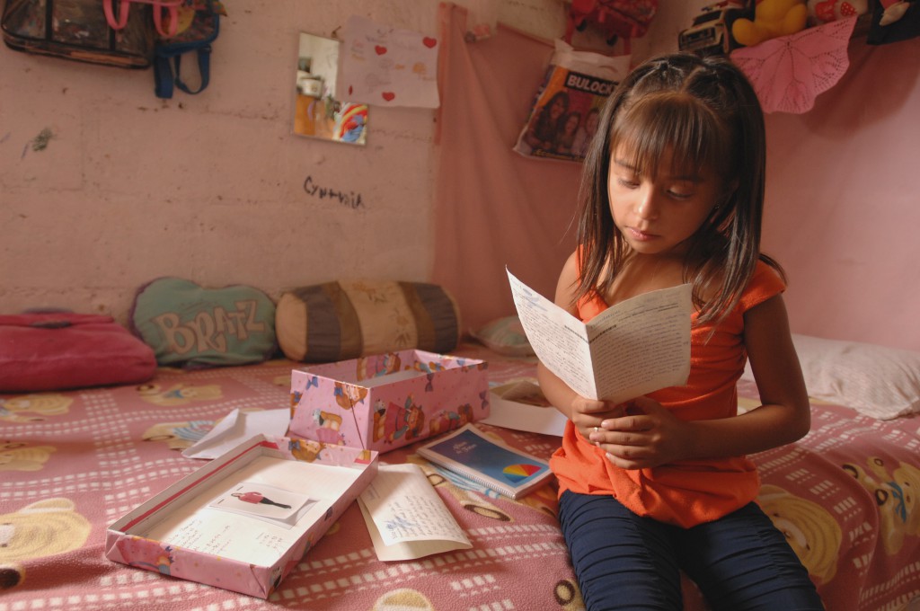 7-year-old Cynthia from Guatemala has decorated a shoebox specially