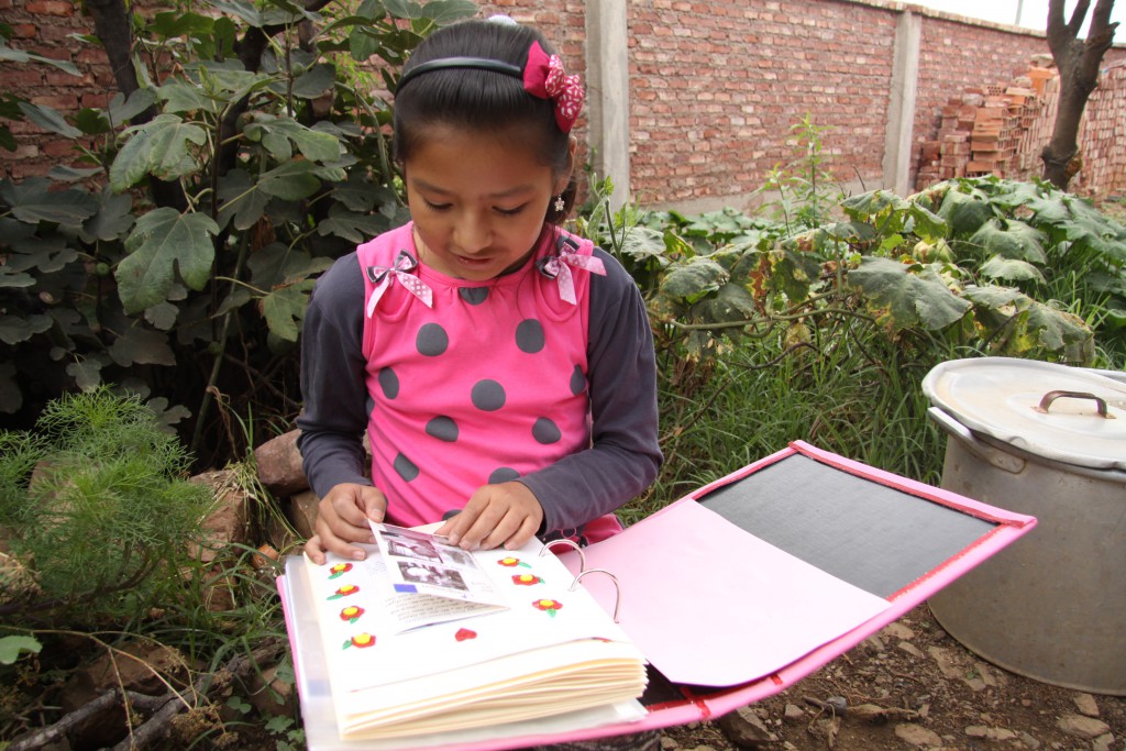 10-year-old Nuria has made an album for her letters