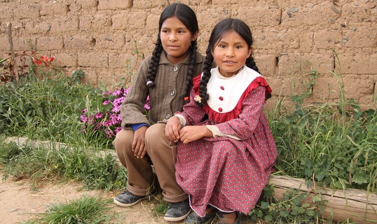 Bolivian sisters