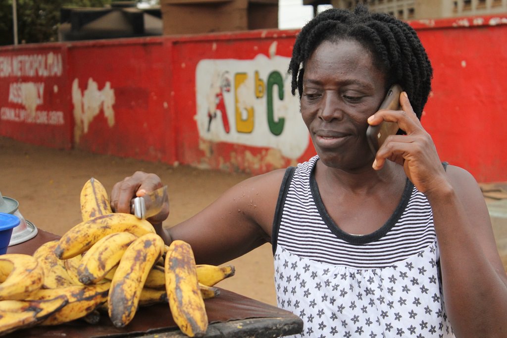 Mobile phone in Ghana used to trade bananas