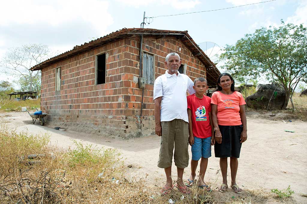 Brazilian child Samson and his family