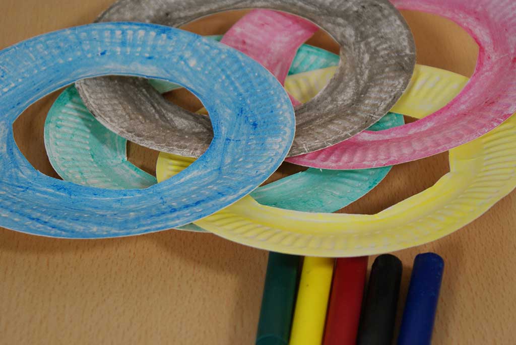 Coloured paper rings