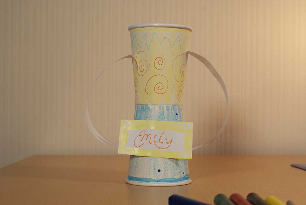 Paper trophy